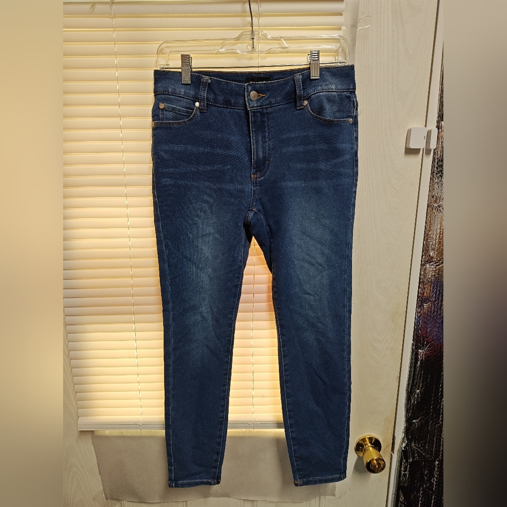Tahari Kelly Skinny Jeans